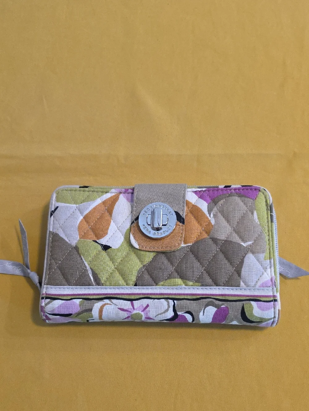 Vera Bradley Turnlock Clutch Wallet w/ Retired Portobello Road Floral Pattern